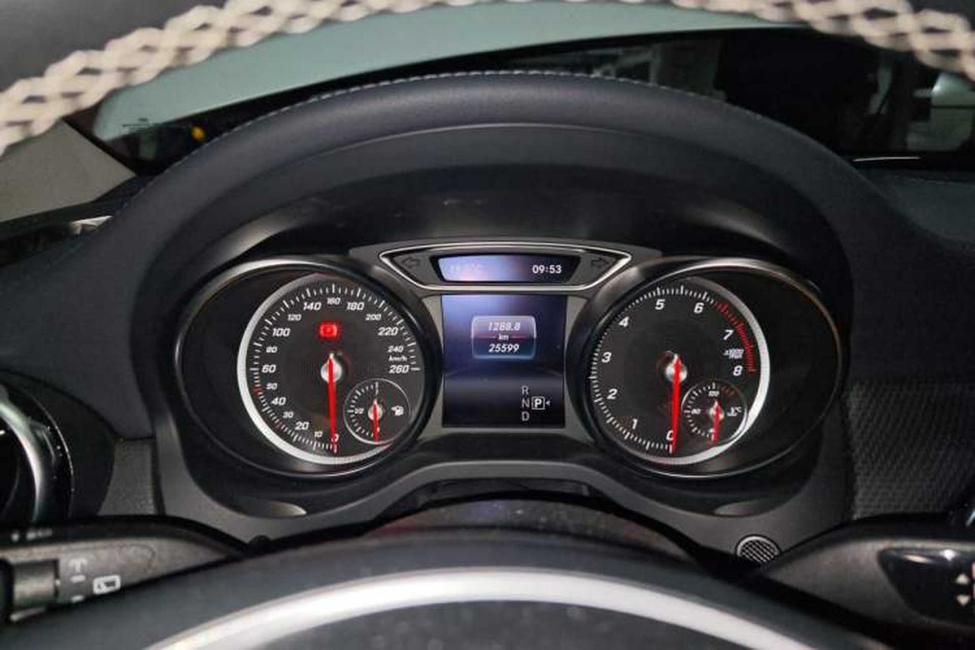 Used Mercedes-Benz GLA 2017 GLA 220 4MATIC Fashion Model Instrument Cluster