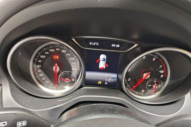 Used Mercedes-Benz GLA 2017 GLA 200 Fashion Model Instrument Cluster