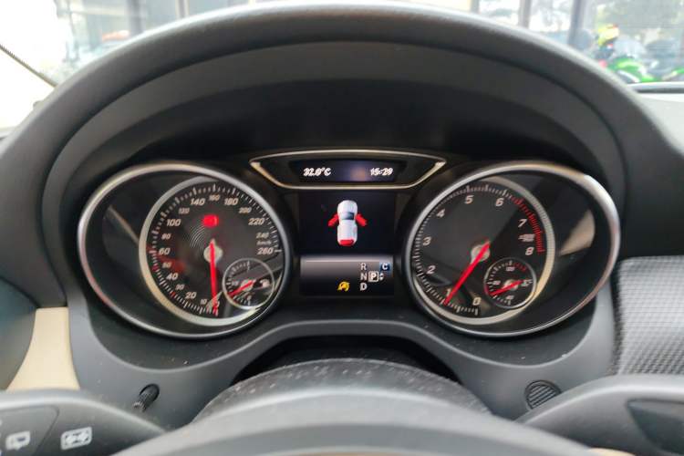Used Mercedes-Benz GLA 2017 GLA 200 Sport Edition Instrument Cluster