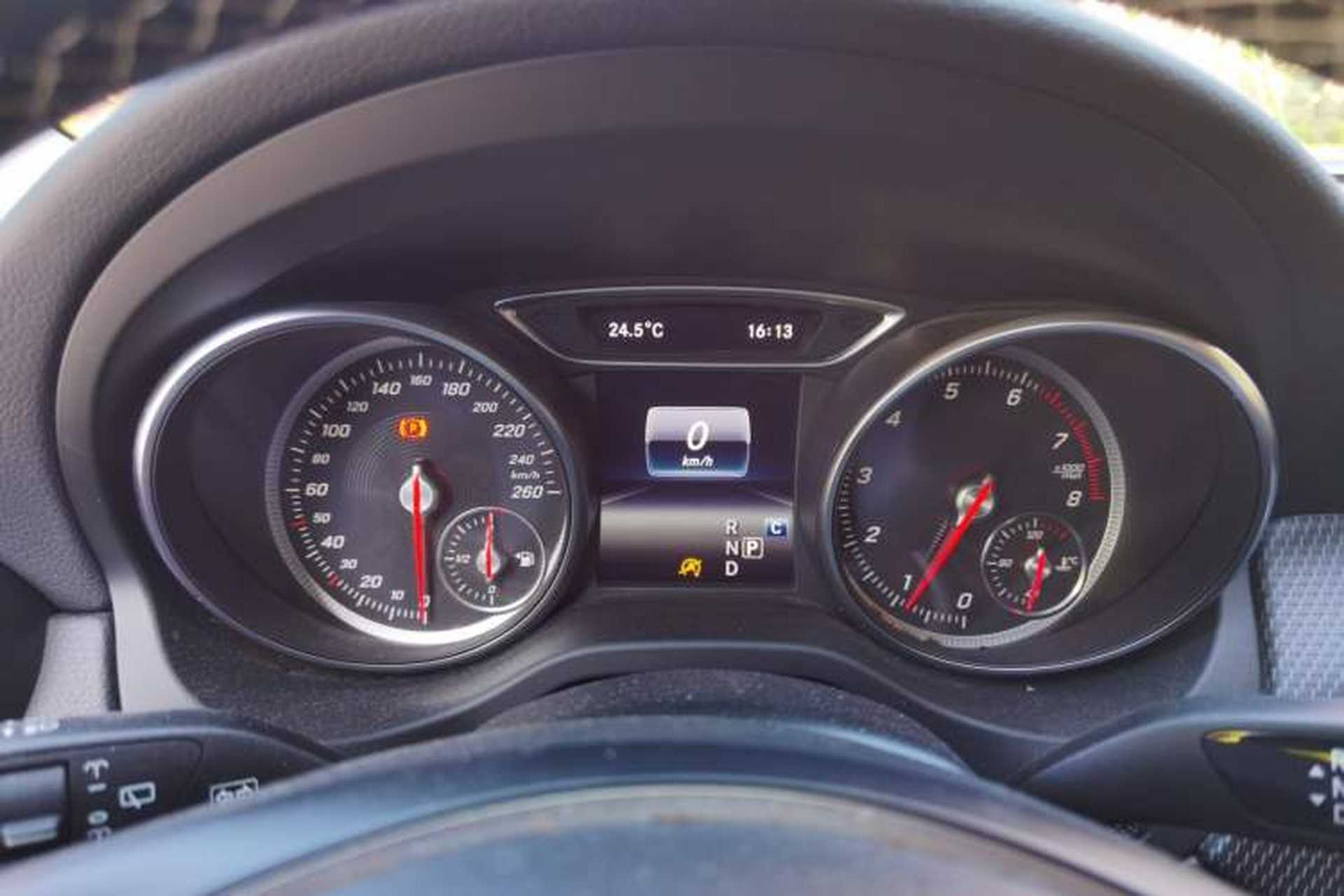 Used Mercedes-Benz GLA 2017 GLA 220 4MATIC Fashion Model Instrument Cluster