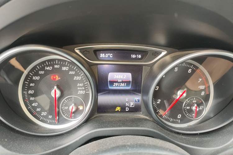 Used Mercedes-Benz GLA 2017 GLA 200 Fashion Model Instrument Cluster
