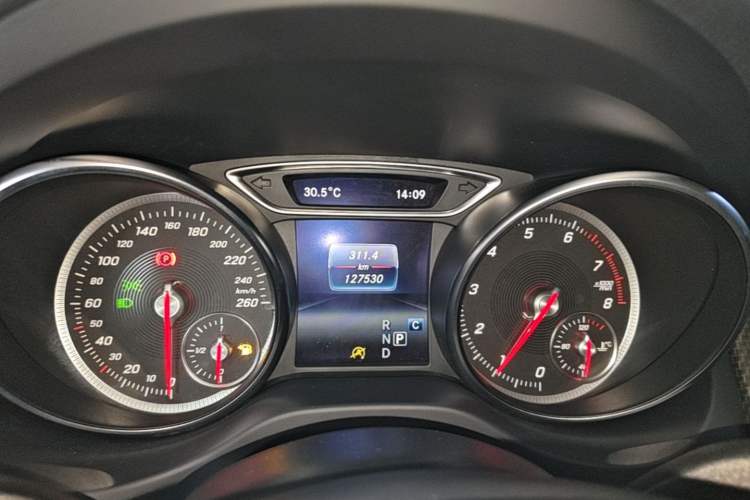 Used Mercedes-Benz GLA 2017 GLA 200 Fashion Model Instrument Cluster