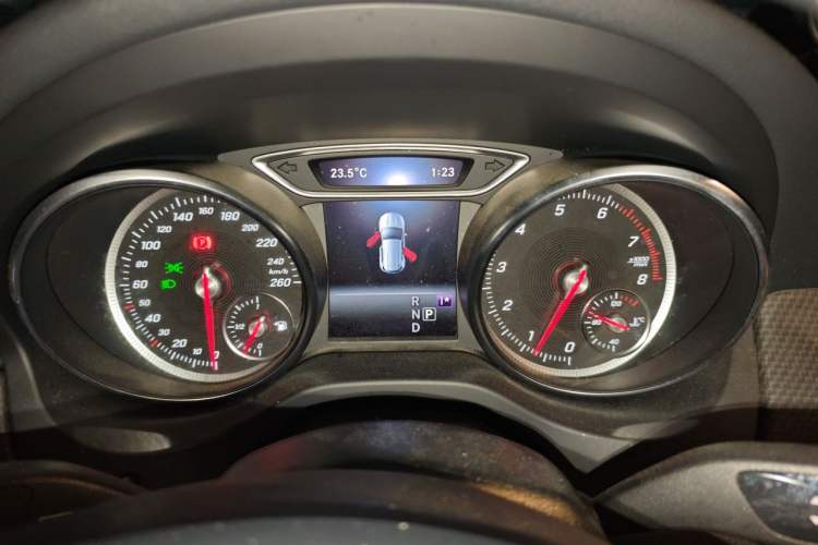 Used Mercedes-Benz GLA 2017 GLA 220 4MATIC Luxury Model Instrument Cluster