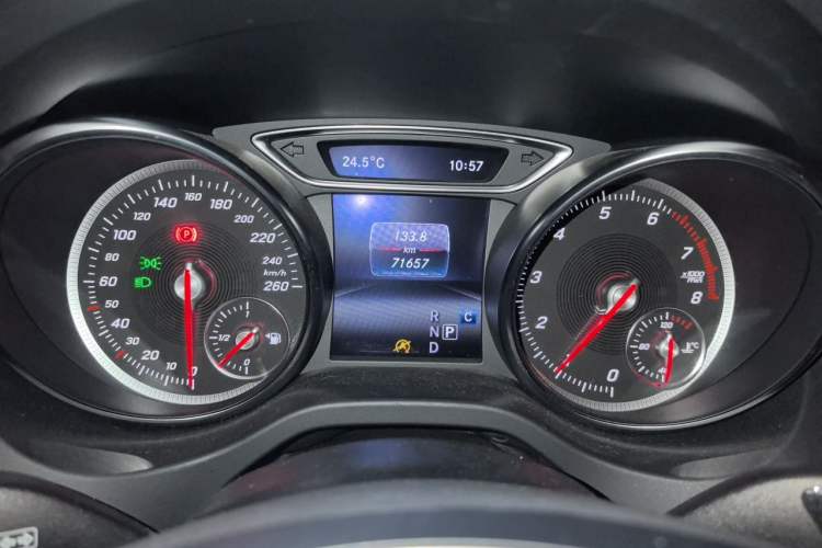 Used Mercedes-Benz GLA 2017 GLA 200 Fashion Model Instrument Cluster
