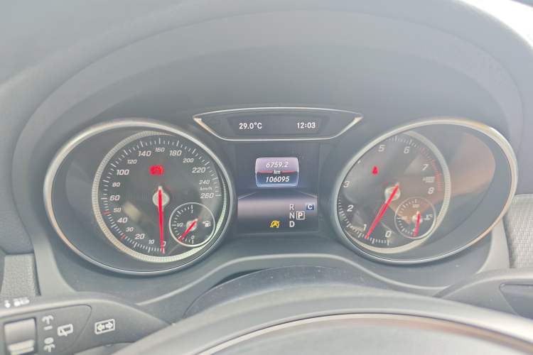 Used Mercedes-Benz GLA 2017 GLA 200 Fashion Model Instrument Cluster