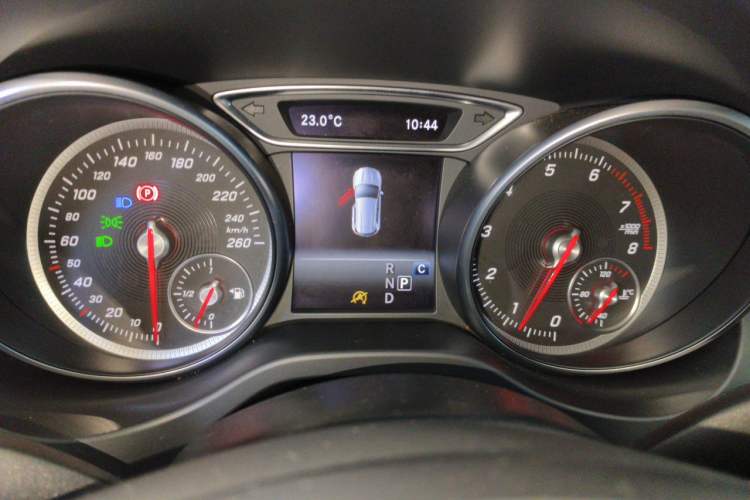 Used Mercedes-Benz GLA 2017 GLA 220 4MATIC Fashion Model Instrument Cluster