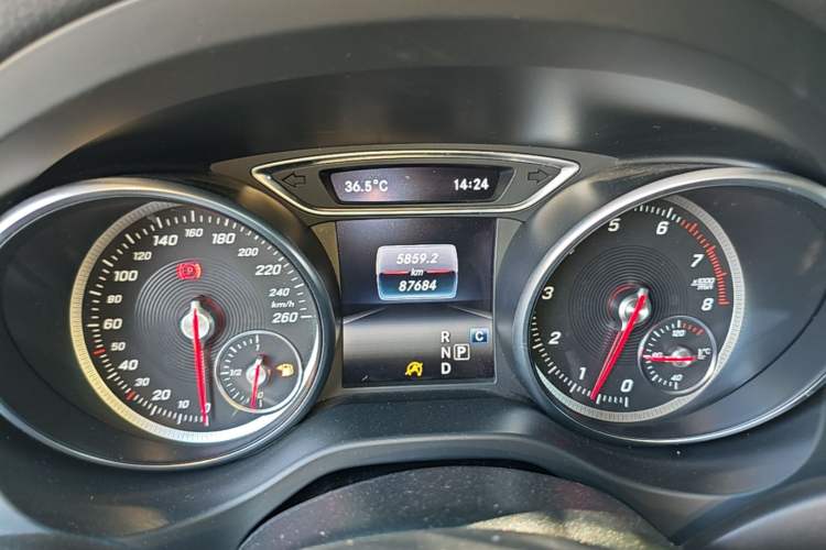 Used Mercedes-Benz GLA 2017 GLA 220 4MATIC Fashion Model Instrument Cluster