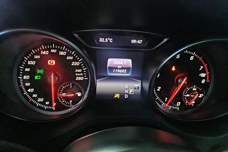 Used Mercedes-Benz GLA 2017 GLA 220 4MATIC Fashion Model Instrument Cluster