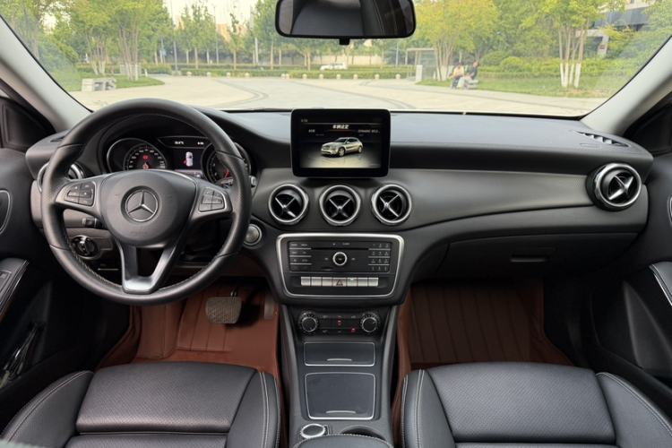 Used Mercedes-Benz GLA 2017 GLA 200 Fashion Model Interior 1