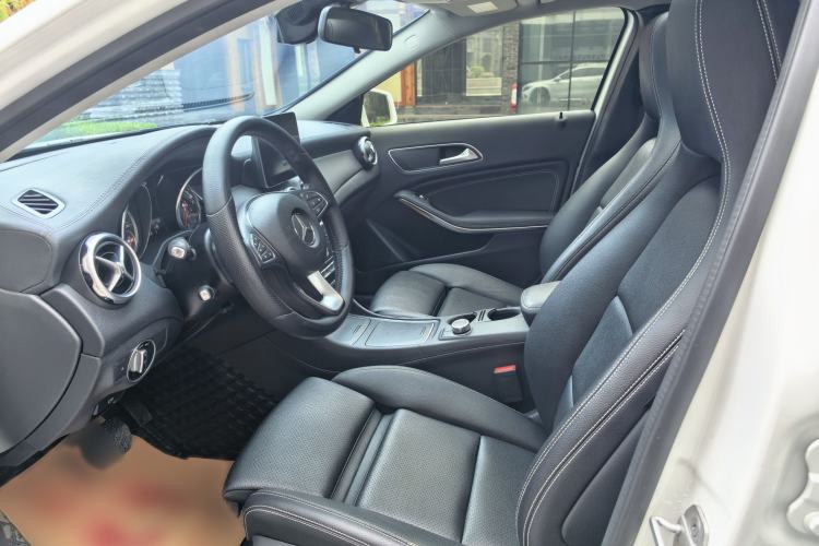 Used Mercedes-Benz GLA 2017 GLA 200 Fashion Model Interior 1