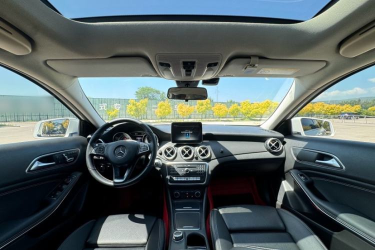Used Mercedes-Benz GLA 2017 GLA 200 Sport Edition Interior 1