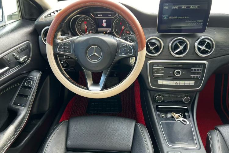 Used Mercedes-Benz GLA 2017 GLA 200 Fashion Model Interior 1