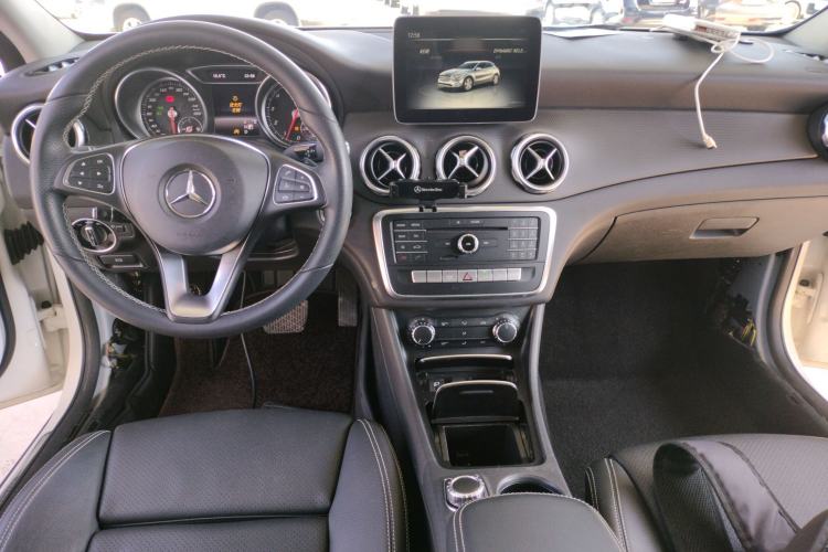 Used Mercedes-Benz GLA 2017 GLA 200 Sport Edition Interior 1