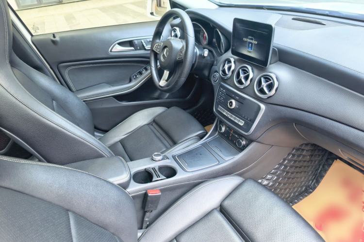 Used Mercedes-Benz GLA 2017 GLA 200 Fashion Model Interior 10