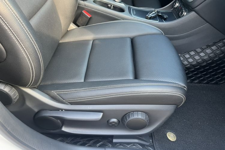 Used Mercedes-Benz GLA 2017 GLA 220 4MATIC Fashion Model Interior 11