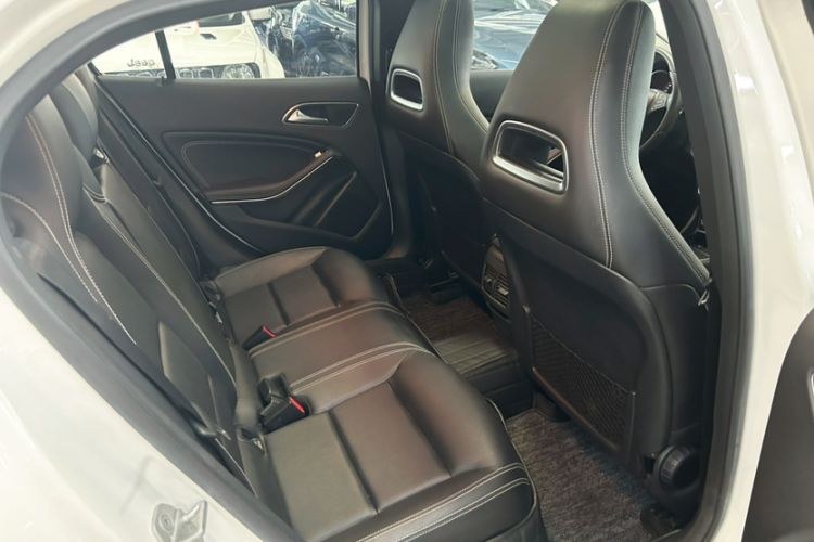 Used Mercedes-Benz GLA 2017 GLA 200 Fashion Model Interior 2