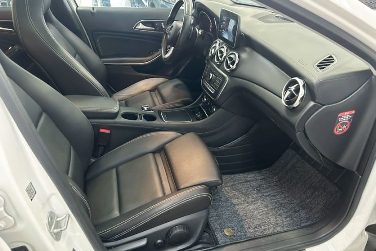 Used Mercedes-Benz GLA 2017 GLA 200 Fashion Model Interior 3