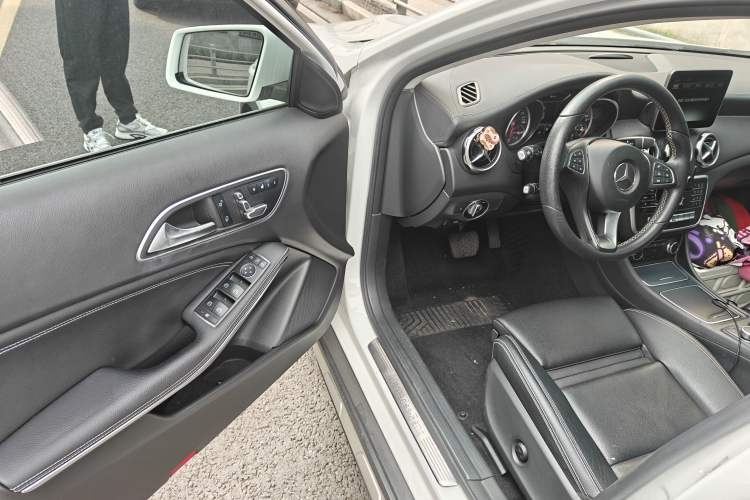 Used Mercedes-Benz GLA 2017 GLA 200 Fashion Model Interior 3