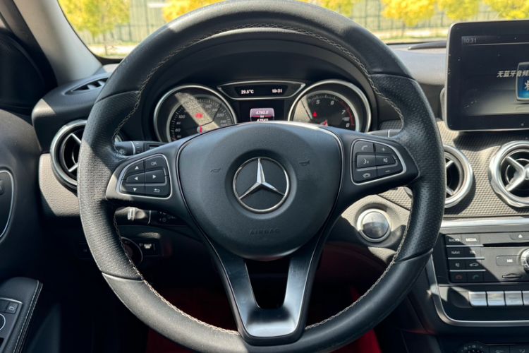 Used Mercedes-Benz GLA 2017 GLA 200 Sport Edition Interior 3