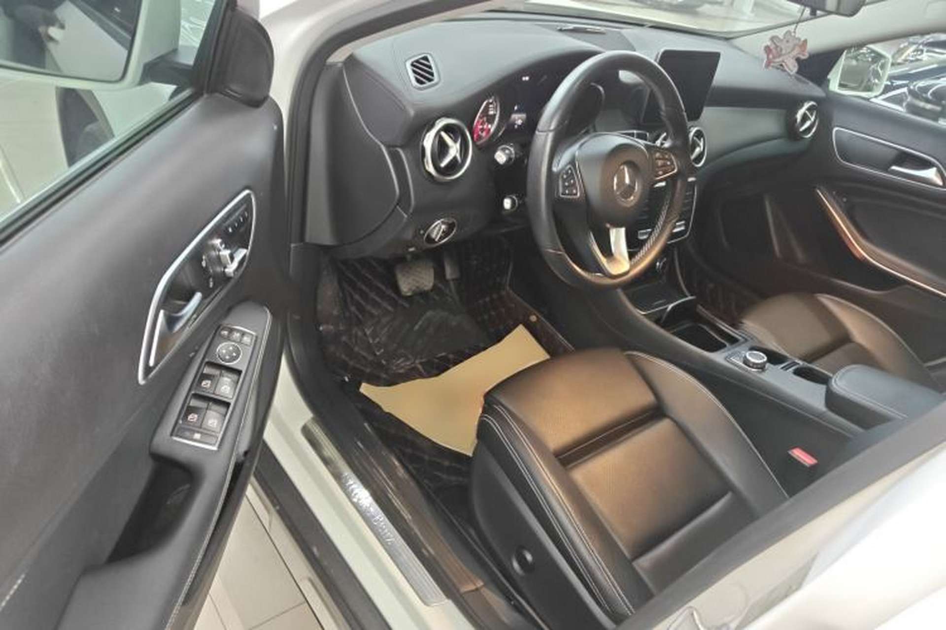 Used Mercedes-Benz GLA 2017 GLA 200 Fashion Model Interior 3