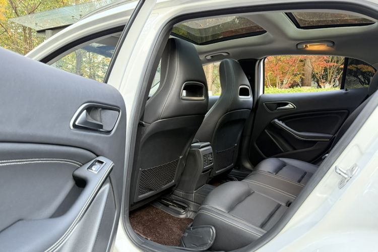 Used Mercedes-Benz GLA 2017 GLA 200 Sport Edition Interior 4