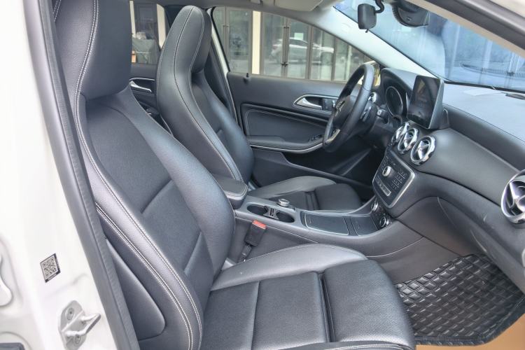 Used Mercedes-Benz GLA 2017 GLA 200 Fashion Model Interior 6