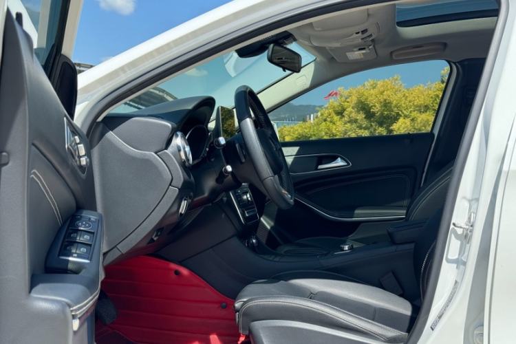 Used Mercedes-Benz GLA 2017 GLA 200 Sport Edition Interior 6