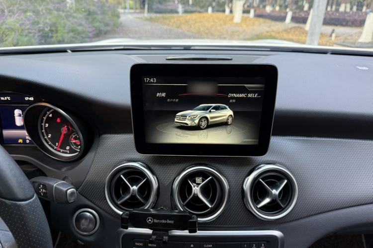 Used Mercedes-Benz GLA 2017 GLA 200 Sport Edition Interior 6