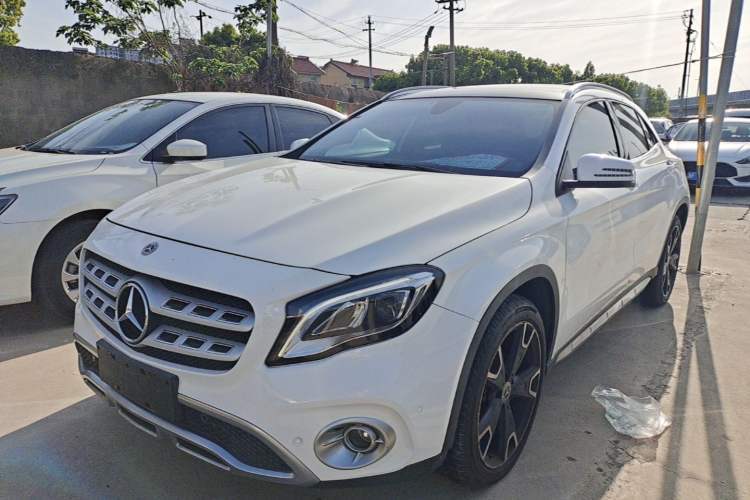 Used Mercedes-Benz GLA 2017 GLA 220 4MATIC Fashion Model Guazi used car, China used car export, Used car for sale, Used cars, Cheapest cars for sale