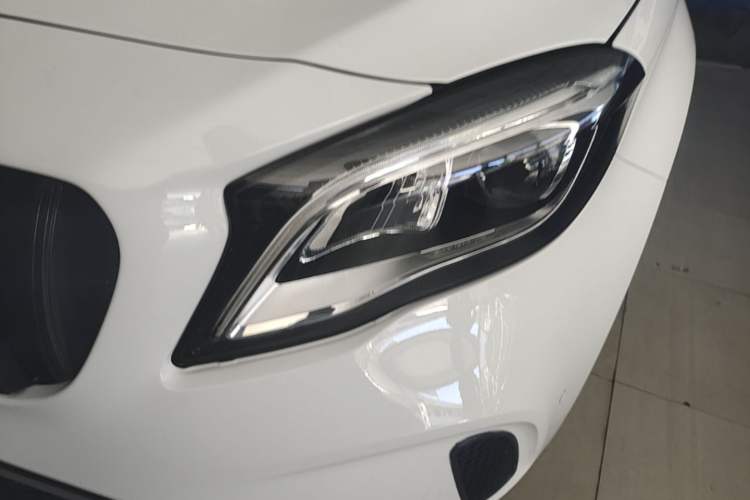 Used Mercedes-Benz GLA 2017 GLA 200 Fashion Model Left Front Headlight