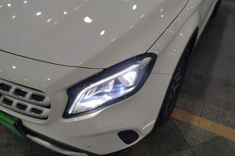 Used Mercedes-Benz GLA 2017 GLA 200 Fashion Model Left Front Headlight