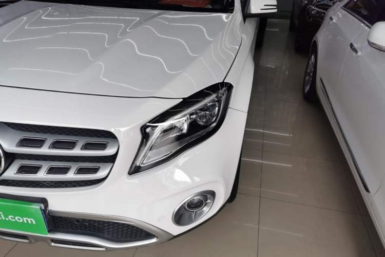 Used Mercedes-Benz GLA 2017 GLA 220 4MATIC Fashion Model Left Front Headlight