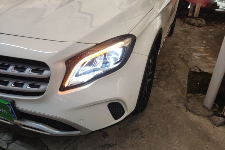 Used Mercedes-Benz GLA 2017 GLA 200 Fashion Model Left Front Headlight