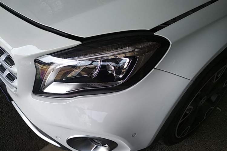 Used Mercedes-Benz GLA 2017 GLA 220 4MATIC Fashion Model Left Front Headlight