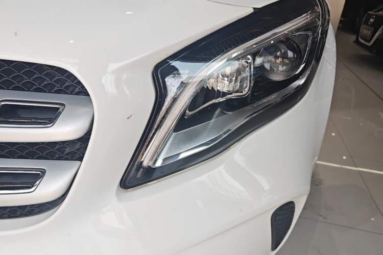 Used Mercedes-Benz GLA 2017 GLA 200 Fashion Model Left Front Headlight