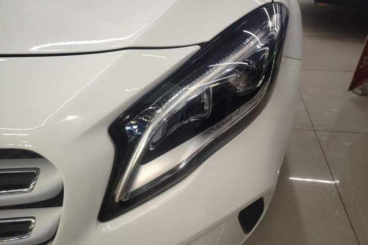 Used Mercedes-Benz GLA 2017 GLA 200 Fashion Model Left Front Headlight
