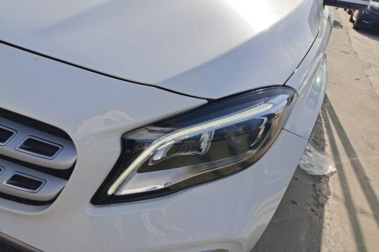 Used Mercedes-Benz GLA 2017 GLA 220 4MATIC Fashion Model Left Front Headlight