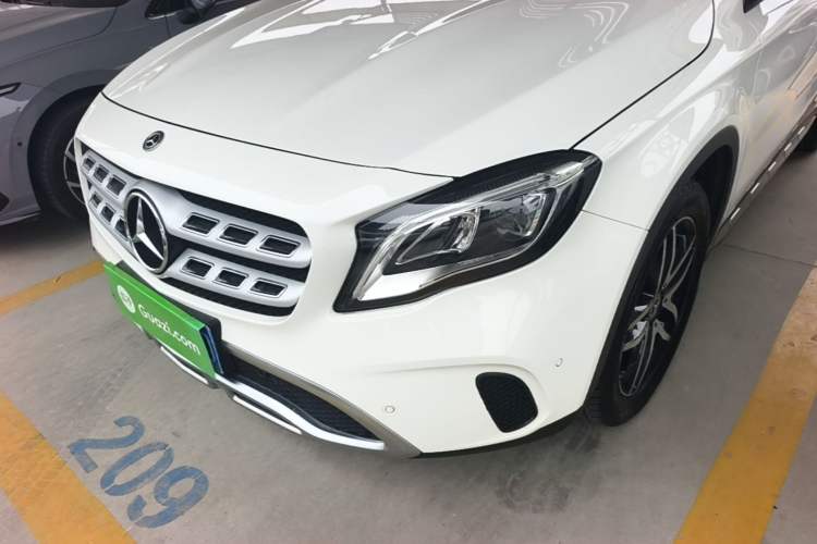 Used Mercedes-Benz GLA 2017 GLA 200 Fashion Model Left Front Headlight