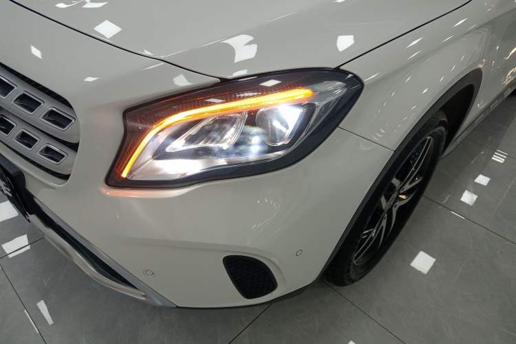 Used Mercedes-Benz GLA 2017 GLA 200 Fashion Model Left Front Headlight