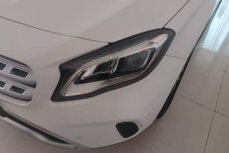 Used Mercedes-Benz GLA 2017 GLA 200 Fashion Model Left Front Headlight