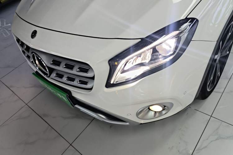 Used Mercedes-Benz GLA 2017 GLA 220 4MATIC Fashion Model Left Front Headlight