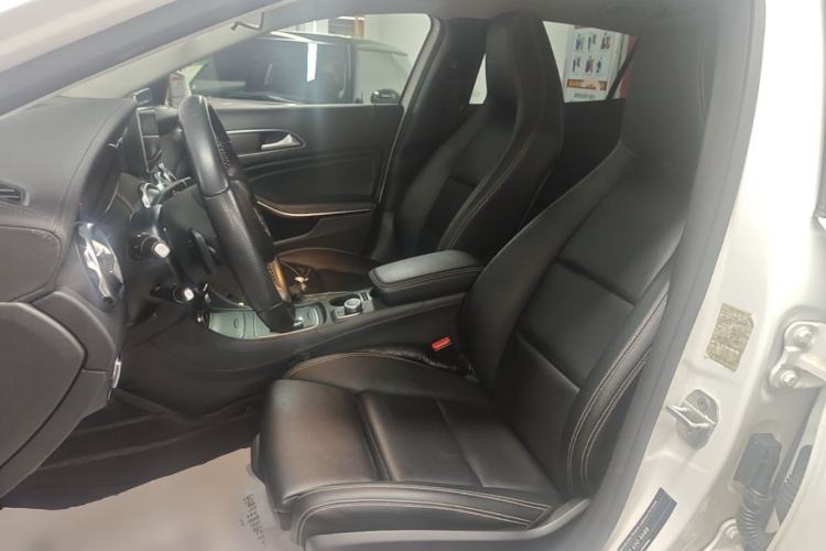 Used Mercedes-Benz GLA 2017 GLA 220 4MATIC Fashion Model Left Front Seat