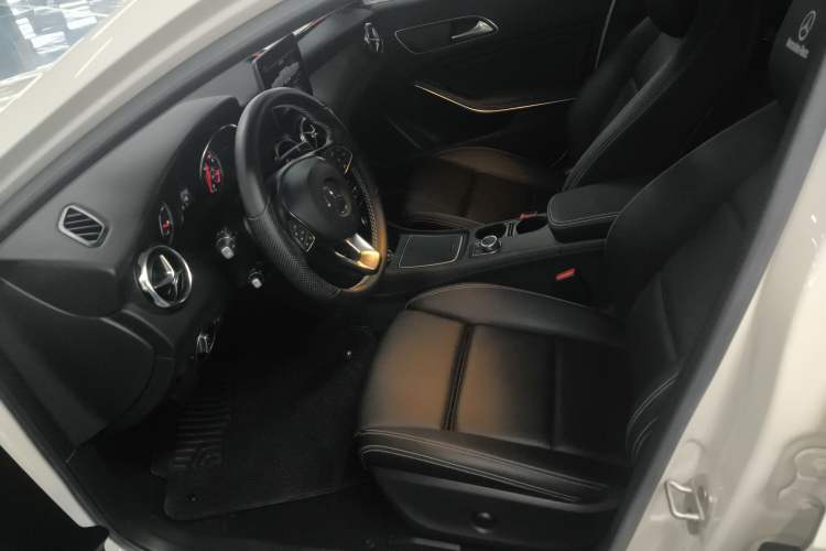 Used Mercedes-Benz GLA 2017 GLA 200 Sport Edition Left Front Seat