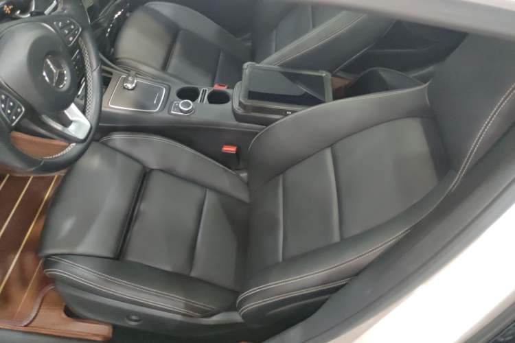 Used Mercedes-Benz GLA 2017 GLA 200 Fashion Model Left Front Seat