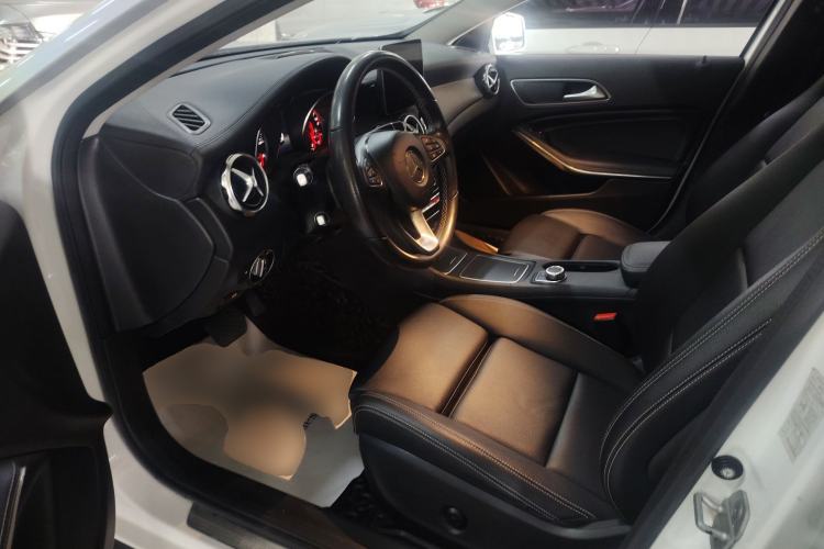 Used Mercedes-Benz GLA 2017 GLA 200 Fashion Model Left Front Seat