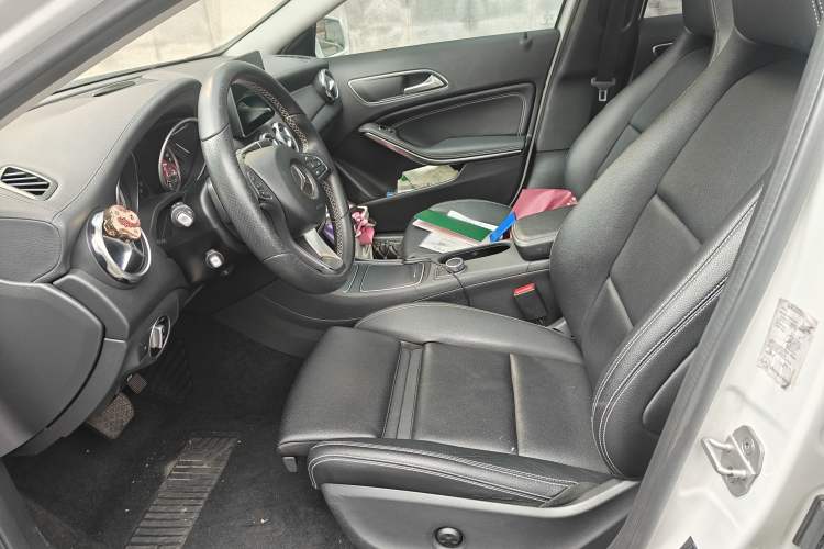 Used Mercedes-Benz GLA 2017 GLA 200 Fashion Model Left Front Seat