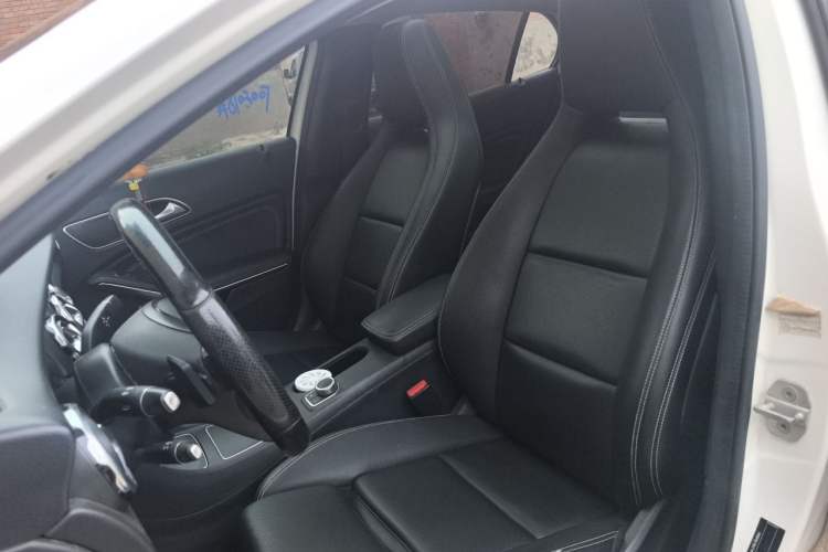 Used Mercedes-Benz GLA 2017 GLA 200 Sport Edition Left Front Seat