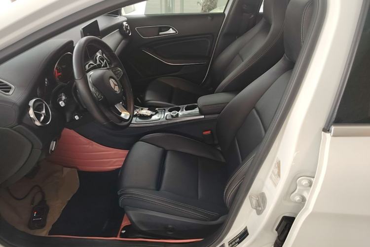 Used Mercedes-Benz GLA 2017 GLA 200 Fashion Model Left Front Seat