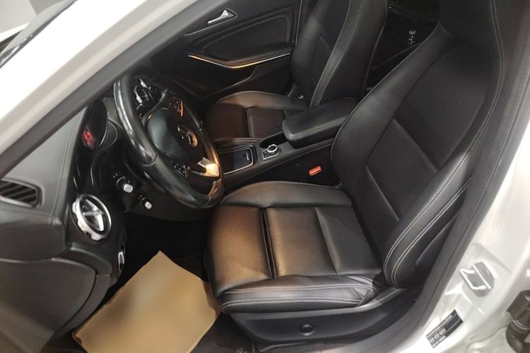 Used Mercedes-Benz GLA 2017 GLA 200 Fashion Model Left Front Seat