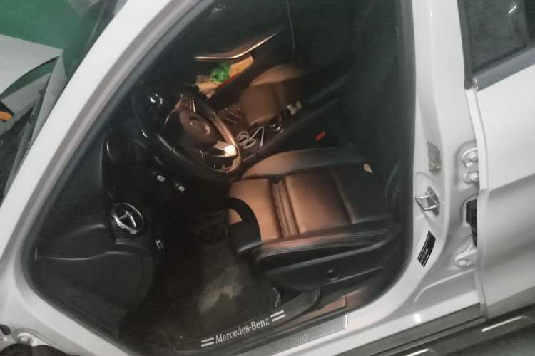 Used Mercedes-Benz GLA 2017 GLA 200 Sport Edition Left Front Seat